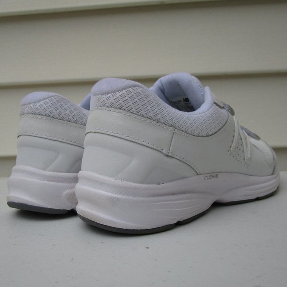 New Balance 411 Women's 9.5 Wide Width Shoes WW411HW2 Walking White Cushion - Picture 8 of 9